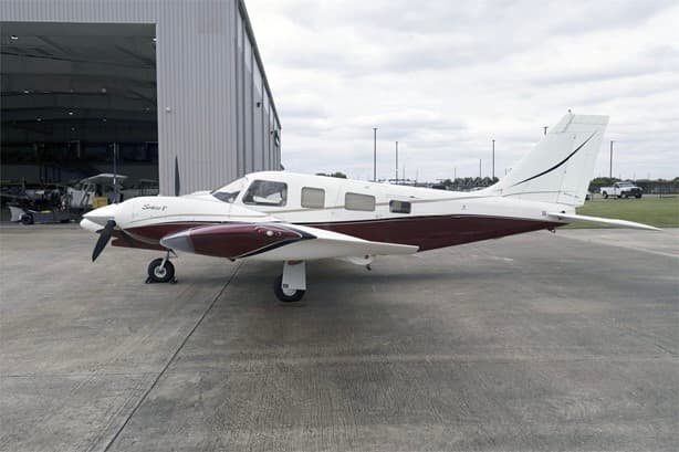 Piper PA-34-220T Seneca V
