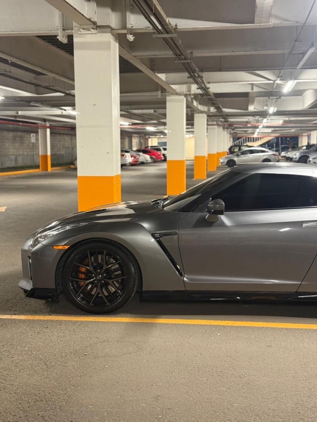 Nissan GT-R Premium 2017 - 11