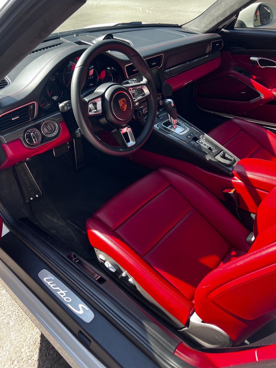 Porsche 911 Turbo S 2019 - 14