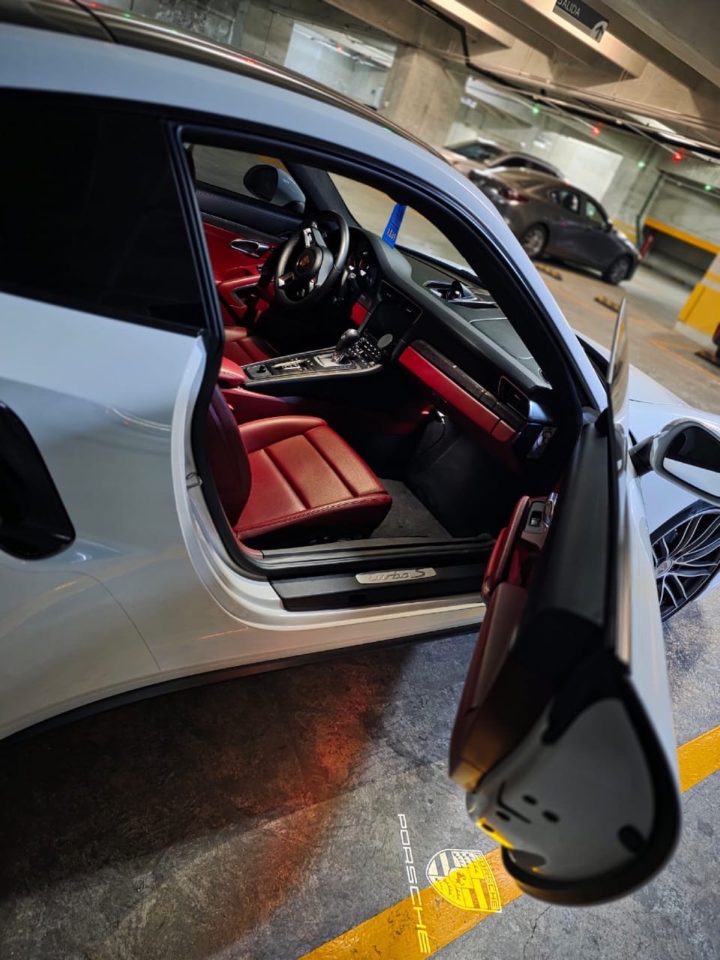 Porsche 911 Turbo S 2019 - 19