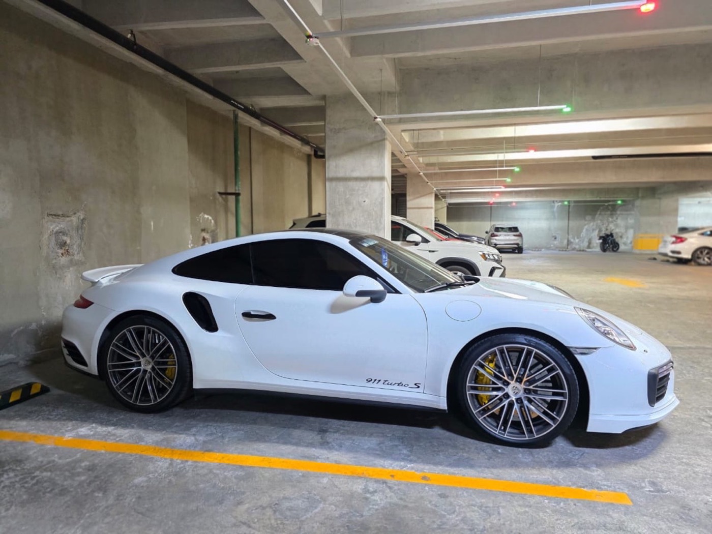 Porsche 911 Turbo S 2019 - 21