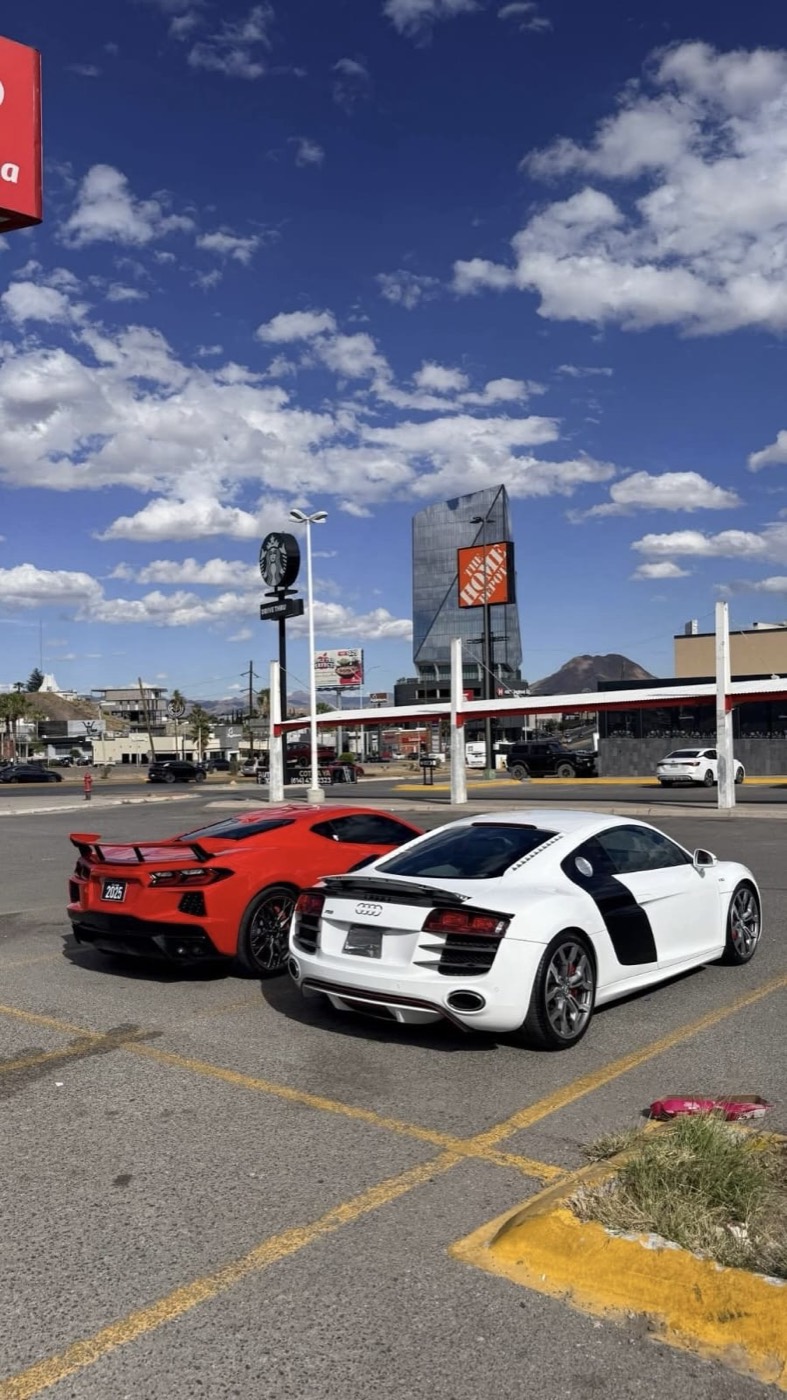 Audi R8 V10 2011 - 5