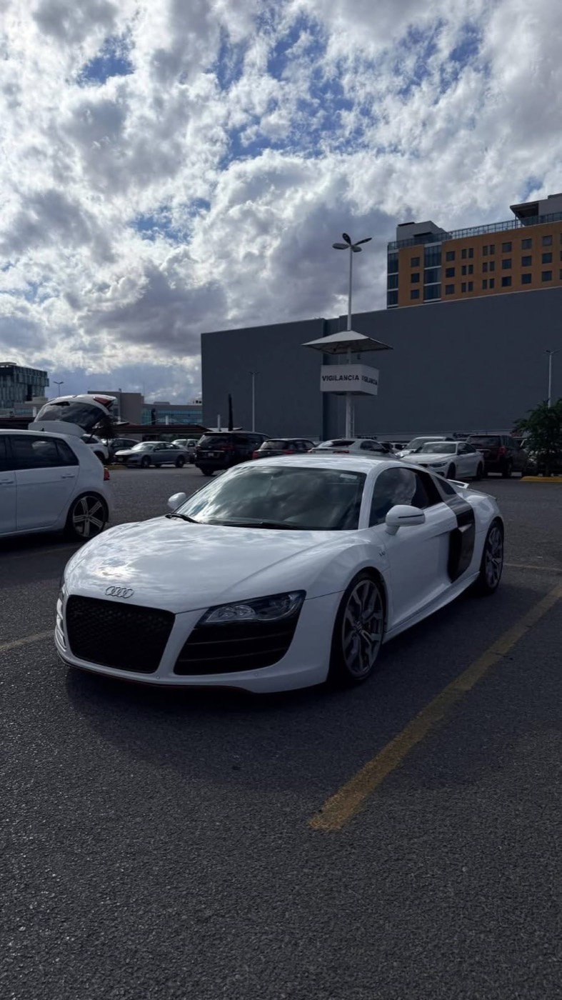 Audi R8 V10 2011 - 7