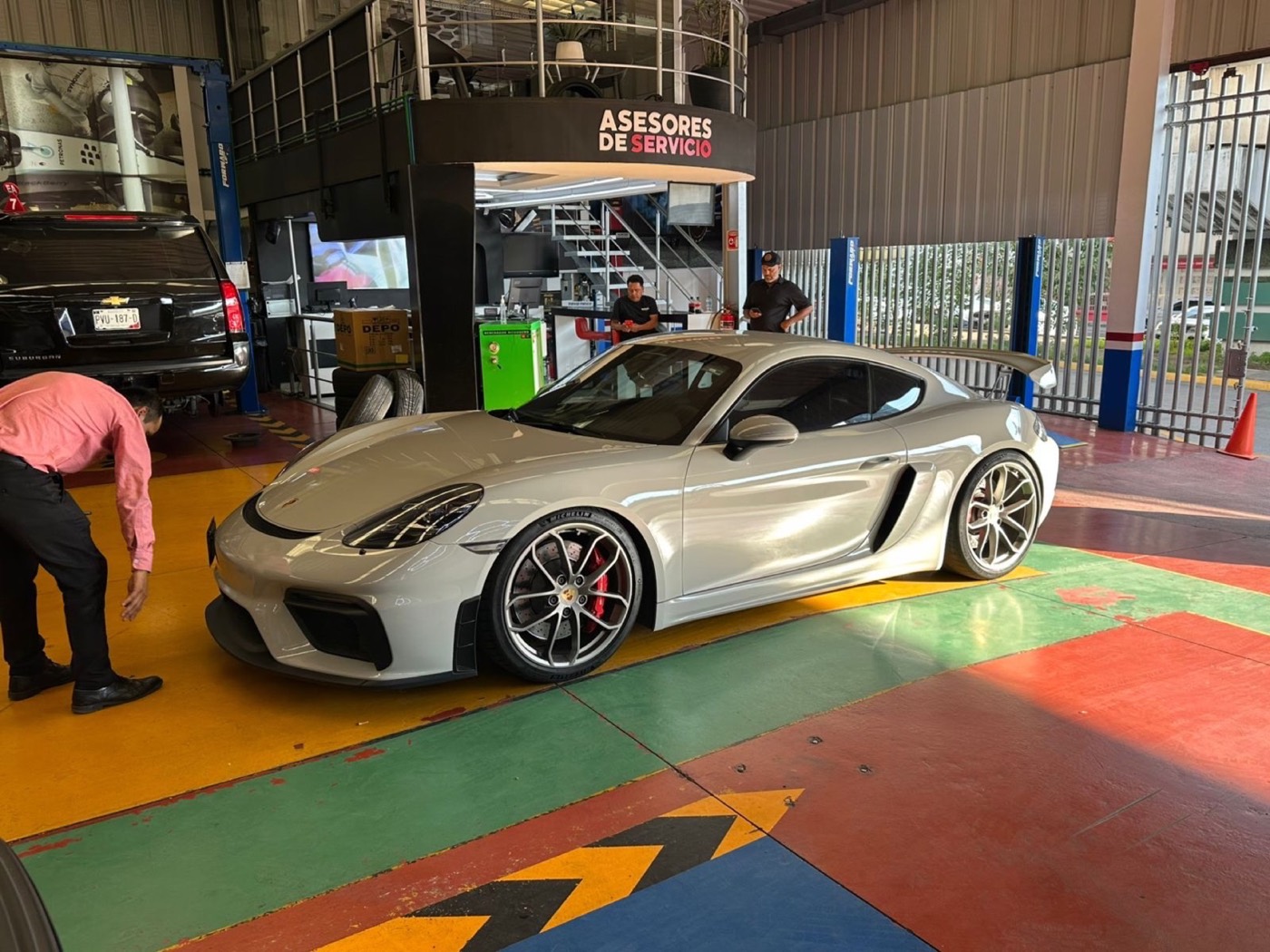 Porsche 718 Cayman GT4 2021 - 5