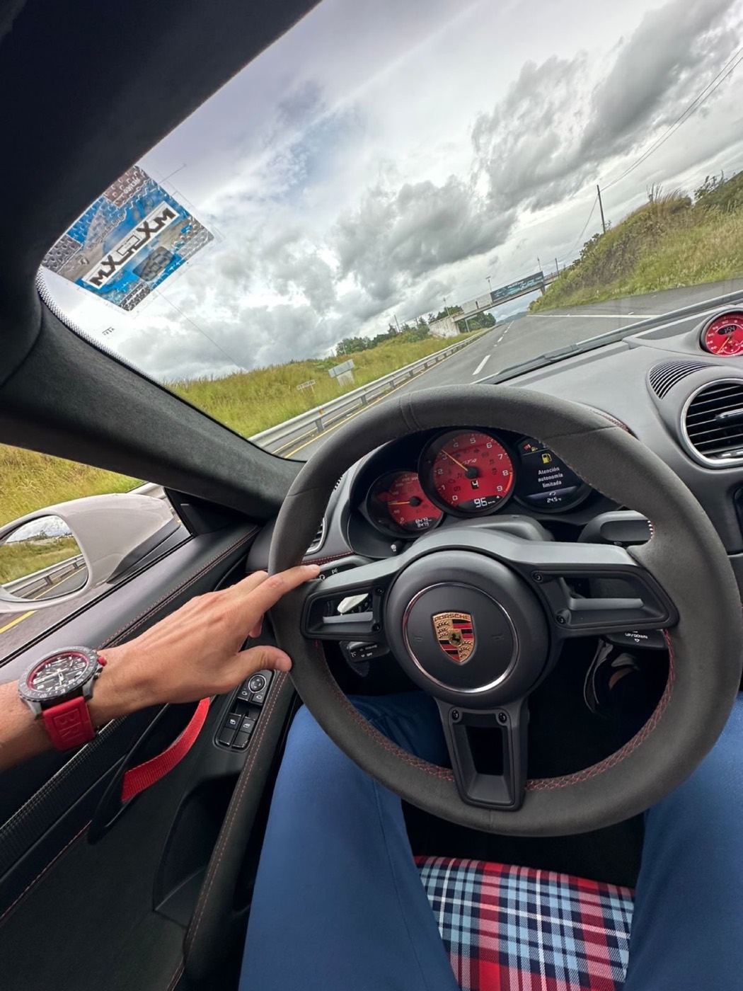 Porsche 718 Cayman GT4 2021 - 9