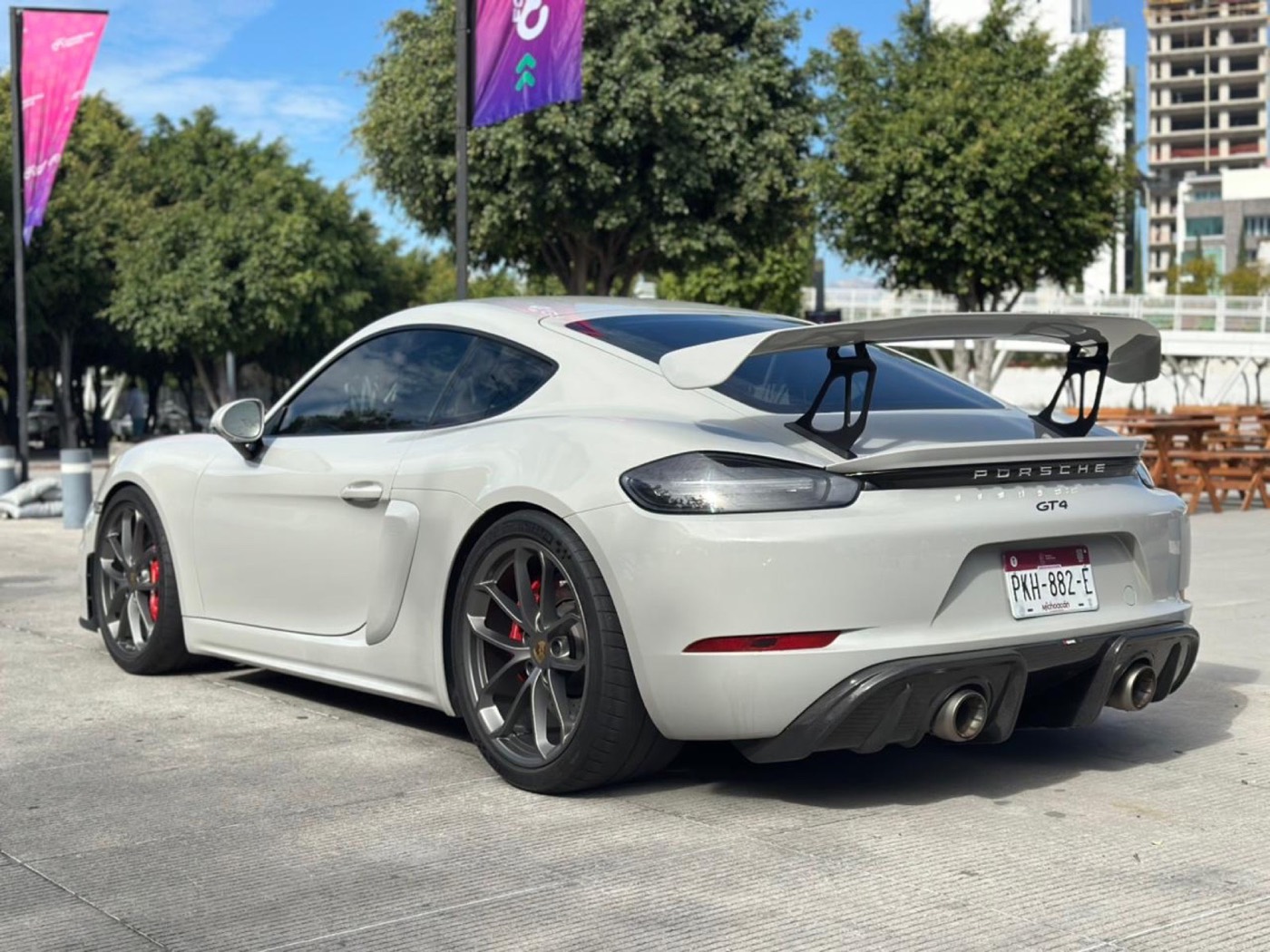 Porsche 718 Cayman GT4 2021 - 13